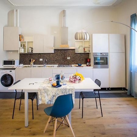 Acacia Firenze - Dalia Apartment Bagian luar foto