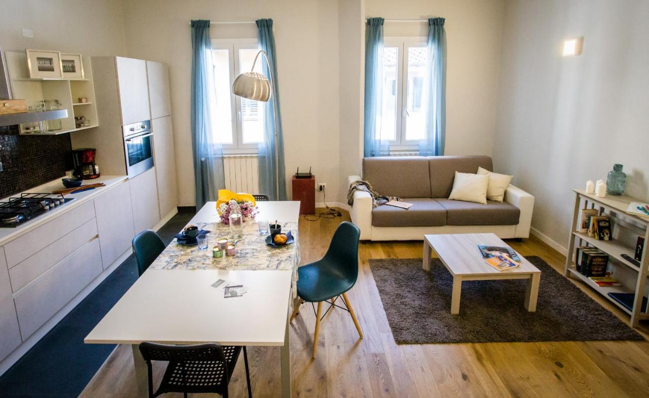 Acacia Firenze - Dalia Apartment Bagian luar foto